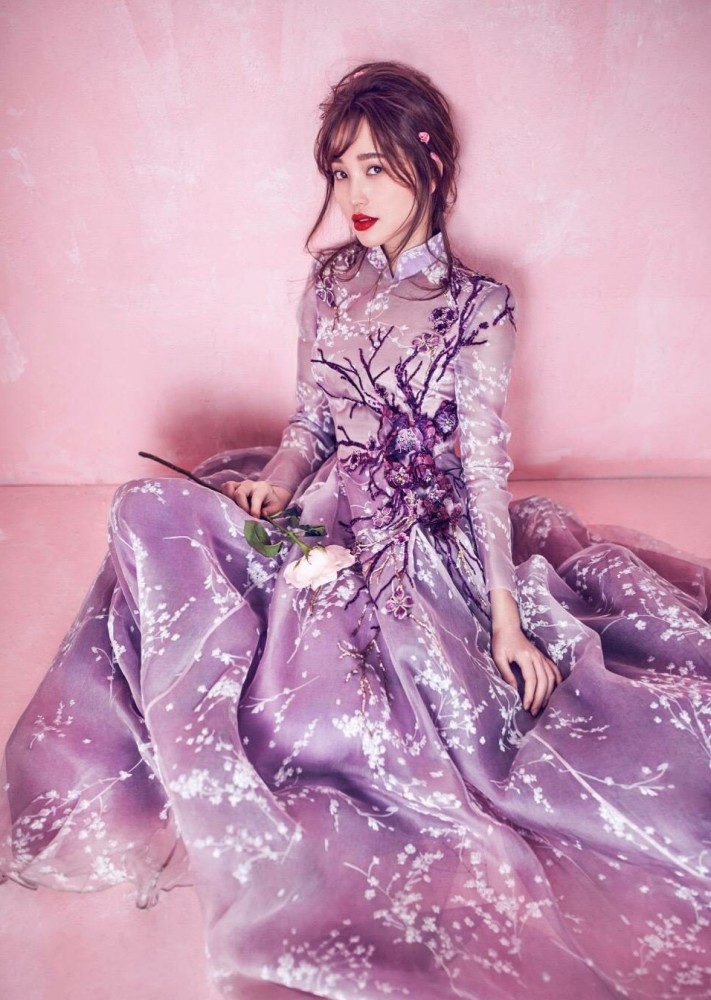 金莎中国风汉服气质优雅,美得高调
