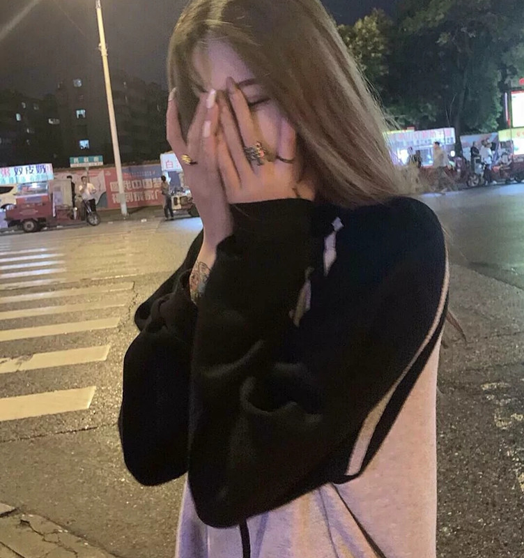 原宿风·至尊版·微丧女头:依旧相爱的人,分手后才可以继续做朋友