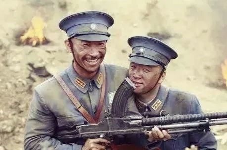 二战日军九九式轻机枪是仿造捷克式吗?也对也不对,之间有九六式