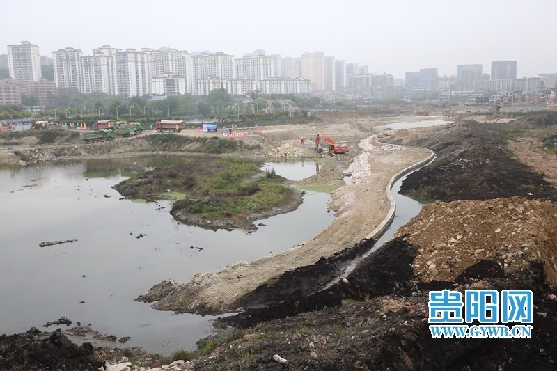 贵阳花溪湖城市综合体建设项目进行湖体开挖