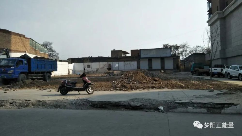 聚焦:霍州市世纪北路停车场开建,世纪南路规划为农贸市场