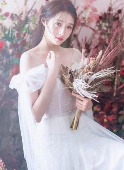 关晓彤穿婚纱,鞠婧祎穿婚纱,杨紫穿婚纱,看到她:没有男生配得上
