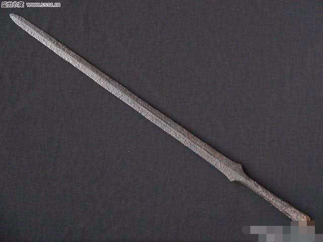 中国古代马槊是一种相当长的兵器,光矛头就有半米长,可刺可砍,价格