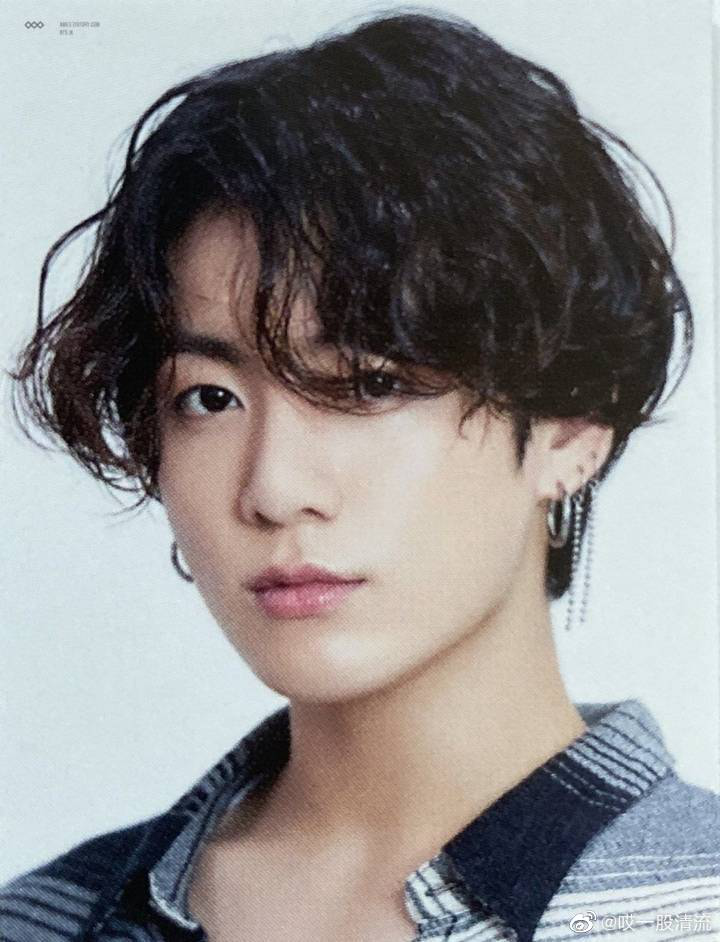 请一起观赏一波让人能够理解为什么被大家搜索的田柾国超hot的长发照!
