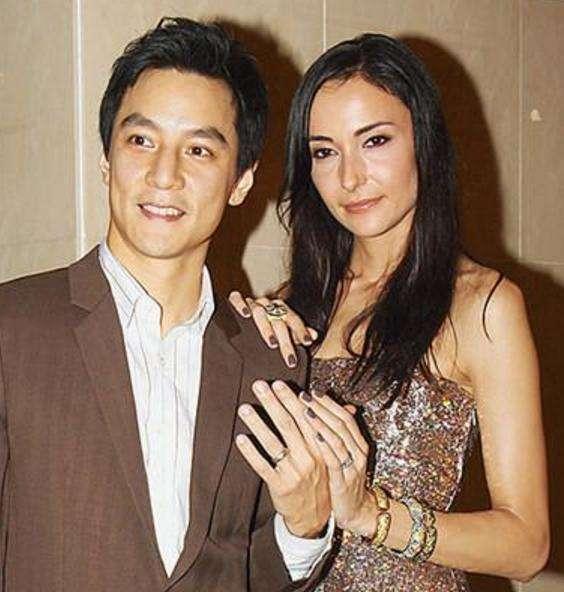 吴彦祖晒照庆祝结婚十周年破谣言,曾公开吐槽夫妻关系不和谐