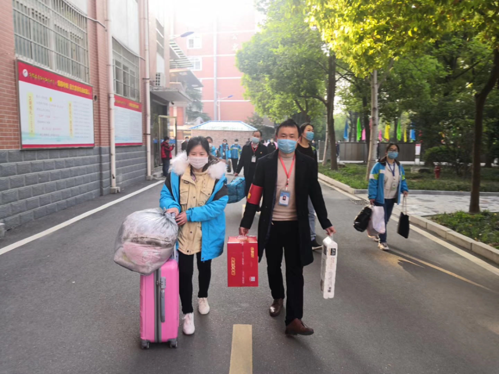颍州高三学子重启校园生活