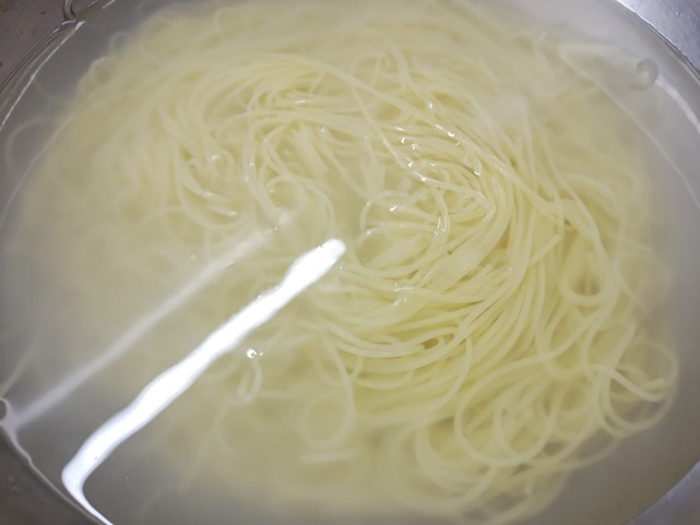有百年历史的九台热面,原来这么简单,面条劲道,汤鲜味