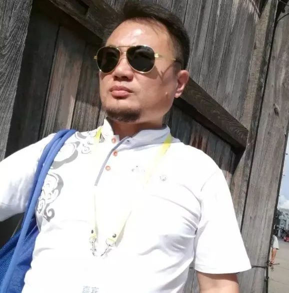 王怀宇短篇小说《司令的枪》