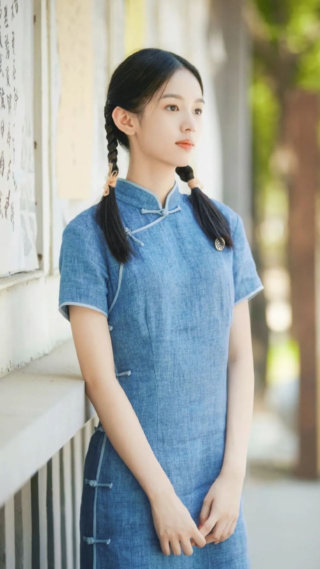 2017年,出演电影处女作《难以置信》.