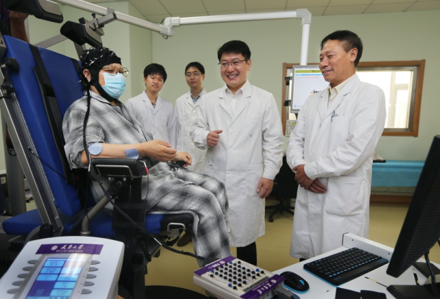 "神工一号"人工神经康复机器人