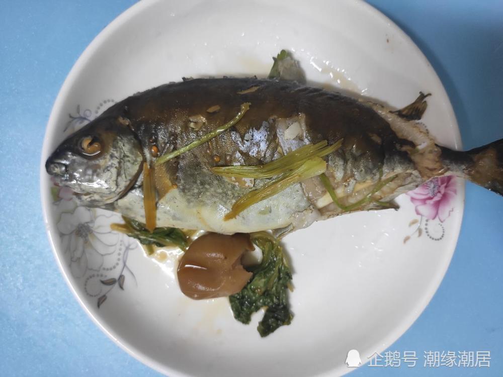 酸梅煮娘哀鱼酸梅煮娘哀鱼的特点在于,肉质细嫩鲜美,香嫩韧口,营养