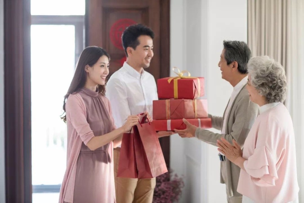 第一次去男朋友家见家长应该如何准备