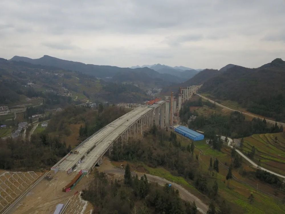 速看!镇雄在建高速公路高清组图流出,其中两条计划年底通车!