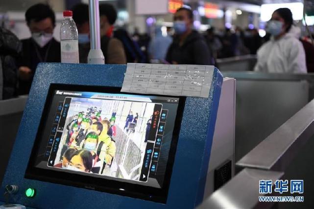 武汉解封后 重庆北站迎来首批武汉入渝旅客