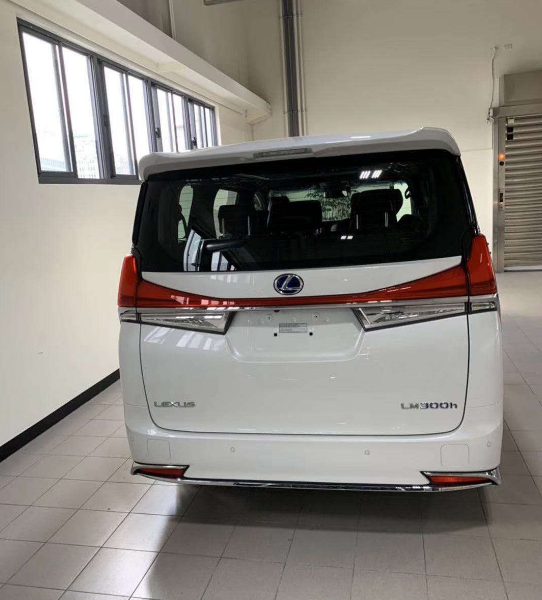 加价81万买来四缸雷克萨斯lm保姆车,车主来自浙江说不想输给上海富人!