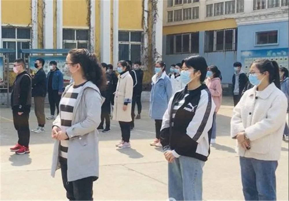 义马市高中:学子复课归来 校园春暖花开