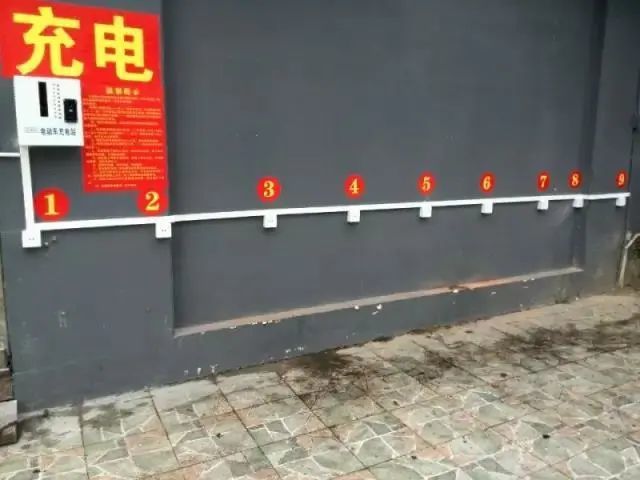 又出事了!电动车电瓶客厅爆炸,场面瘆人