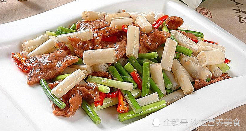 今天分享是一道补血菜——藕尖炒牛肉.