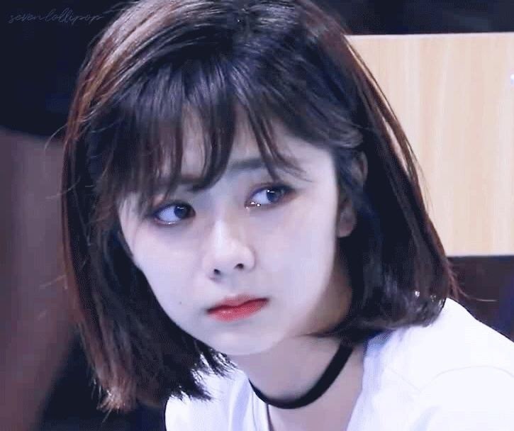 29岁的谭松韵如同18岁少女,圆脸减龄秘诀就是短发