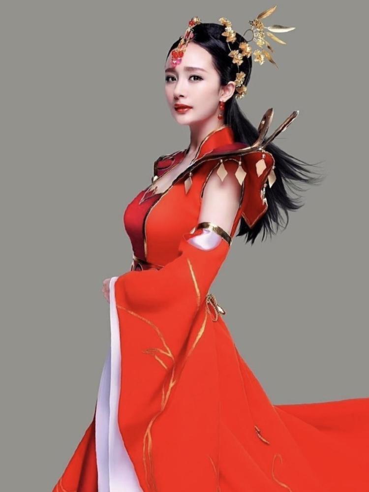 有种"美艳不可方物"叫杨幂的古装,一袭薄纱红衣演绎倾城美人