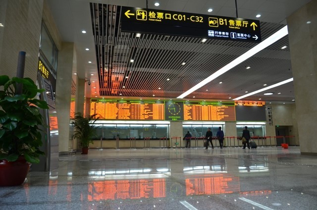 广州南汽车站(一期)售票厅