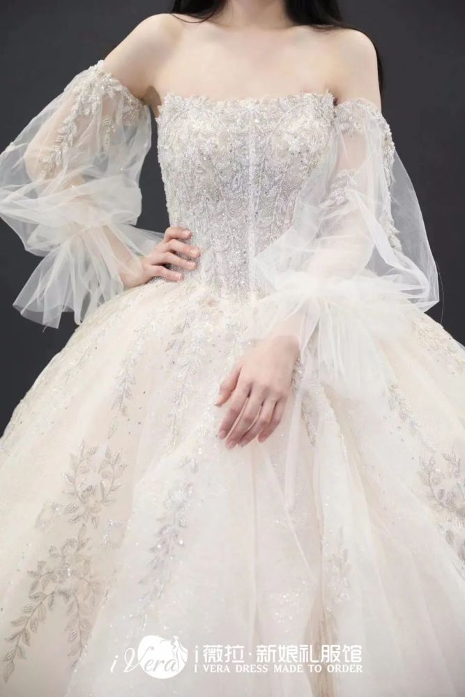 婚纱有点大_婚纱情侣头像(2)