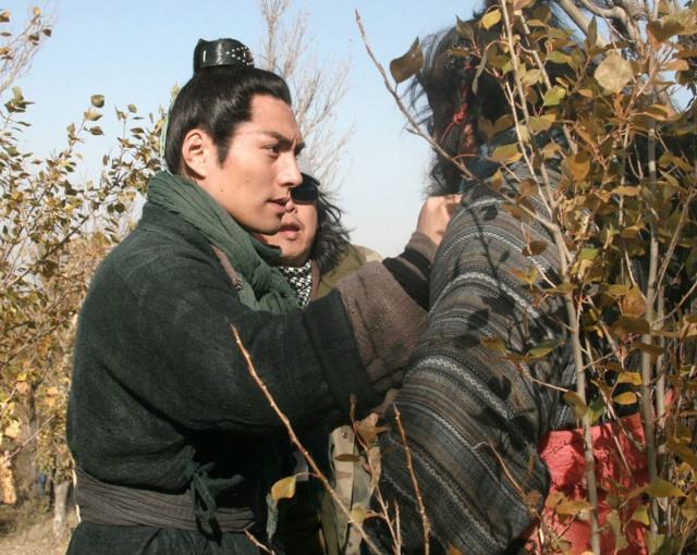 卢俊义喝完毒酒后明明有一丝生机为何忠心的燕青不出手相救