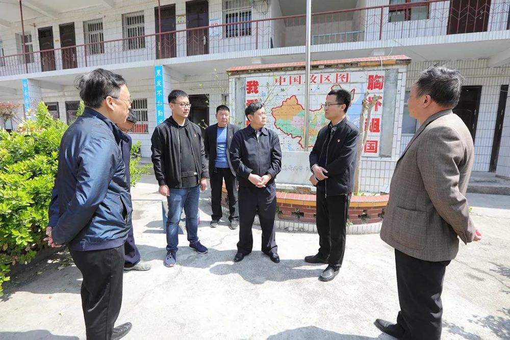 市交通运输局领导到卢氏县五里川镇马连村调研驻村帮扶和交通脱贫攻坚