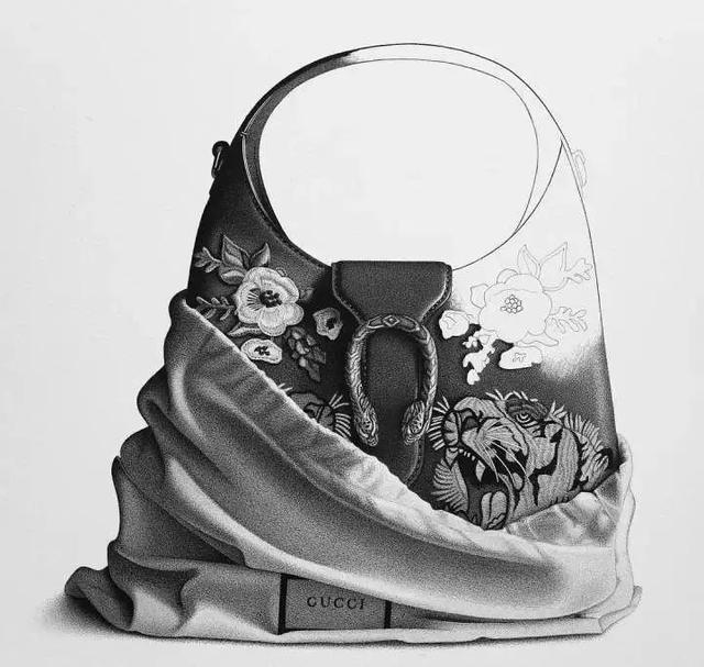一幅超写实素描要画半个月,画废500根笔,才画出令人惊叹的效果
