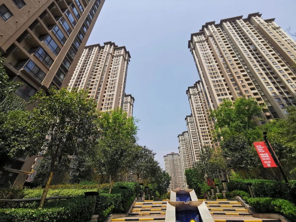 专家说：年轻人真敢想，靠工资去买房，自己不努力，还怨房价高？