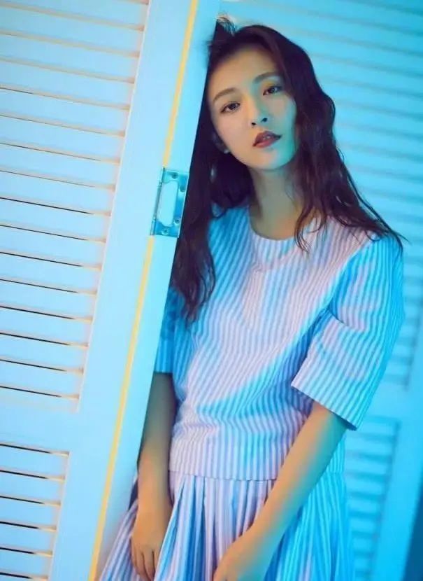 "武大校花"吴倩,最适合的穿搭居然是私服,穿礼服都没
