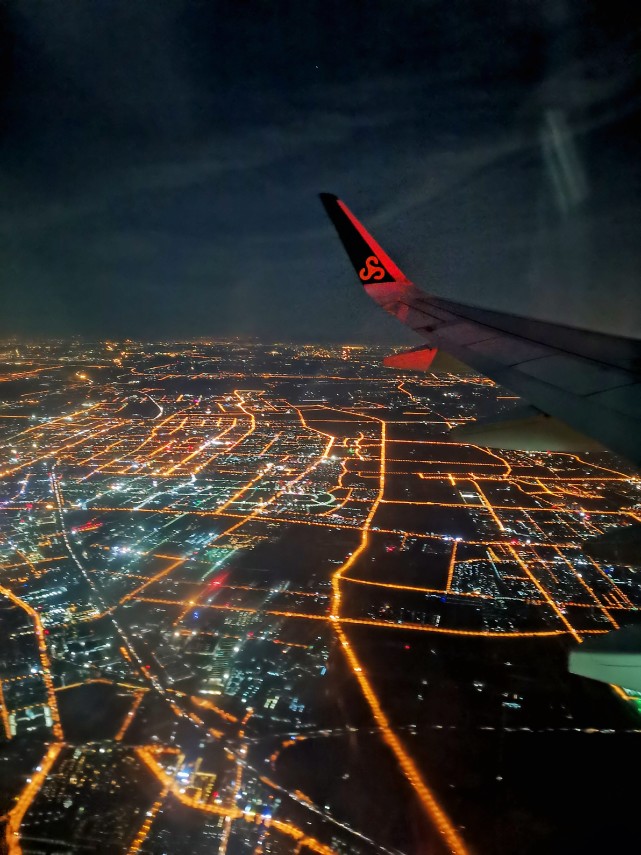 从高空看夜晚的上海!一望无际的经脉,美不胜收