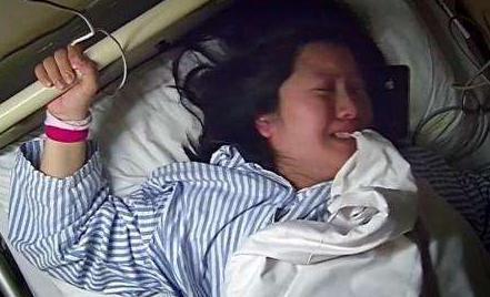 "老婆,你顺产吧,省钱",妻子含泪生完孩子后,哽咽:我后悔了