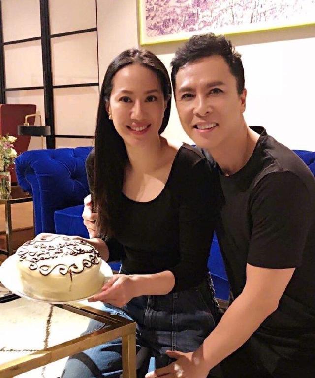 甄子丹情史:闪离梁静慈,下跪万绮雯,终娶小18岁嫩模汪诗诗