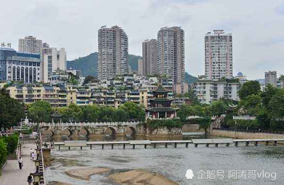 贵州总人口有多少_贵州茅台镇有多少种酒