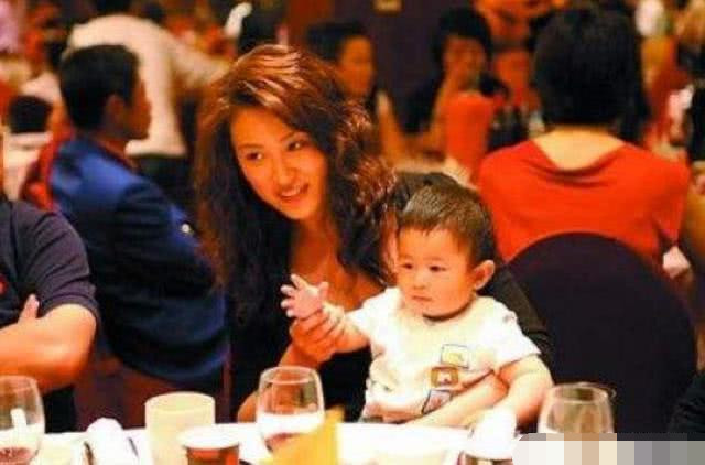 感情事,最后在2008年4月1日,王志文与上海模特陈坚红在上海某大酒店