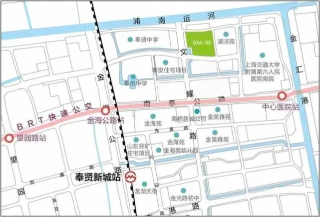 东至定贤路,南至解放路,西至文耀路,北至仁爱路,毗邻浦南运河,与奉贤