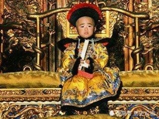 最后一个孩童皇帝是末代皇帝溥仪,他继位时是3岁(1908年).