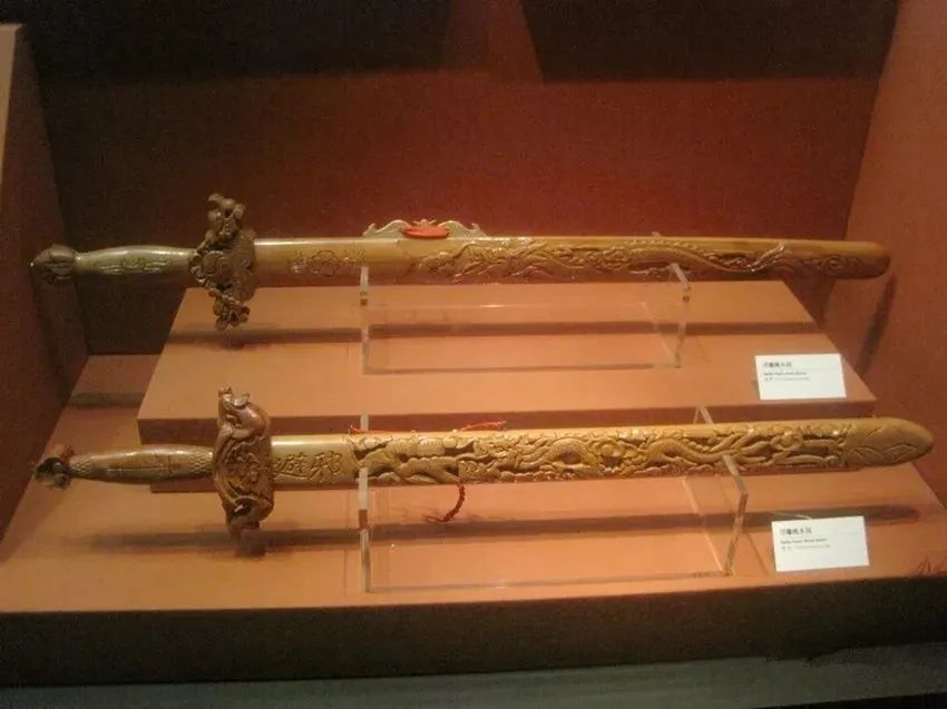 唯一现存完整的汉剑，堪称国宝级藏品，无奈流落到大英博物馆