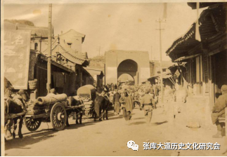 民国1925年加藤新吉拍摄的张家口大境门