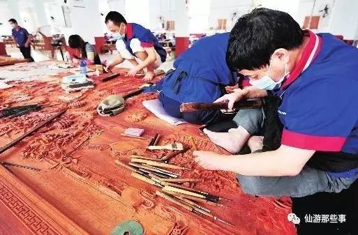 厉害！仙游又有人用红木造小车 体积超过挖掘机
