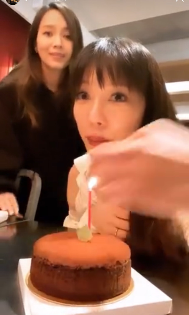 王力宏妻子李靓蕾低调庆祝34岁生日 侯佩岑江佩蓉现身祝福