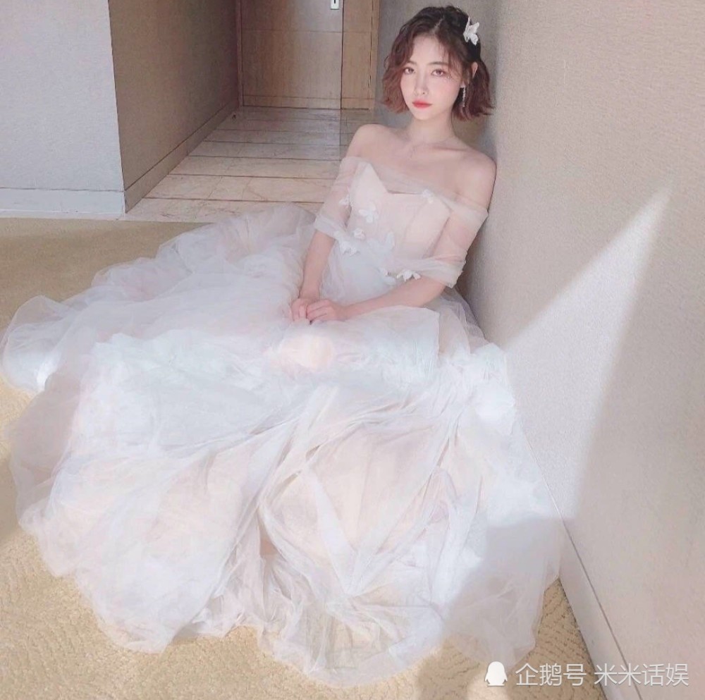 虞书欣穿婚纱,许佳琪穿婚纱,看到赵小棠:后悔没早粉她
