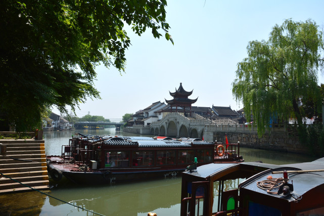 苏州旅游必去的古街,号称"姑苏第一名街"的七里山塘