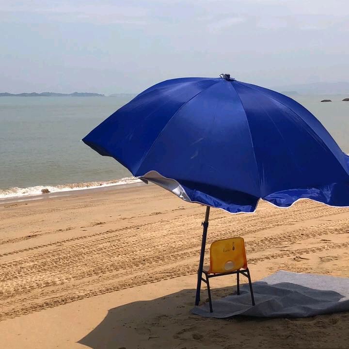 头像/"人生来孤独,却渴望拥抱相似的灵魂"