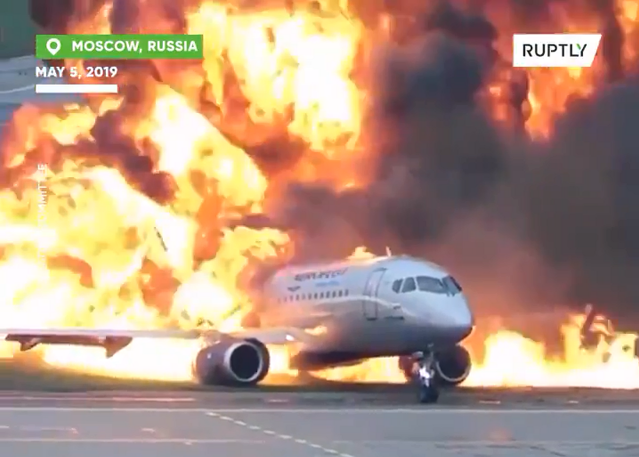 俄罗斯苏霍伊超级喷气100客机事故现场