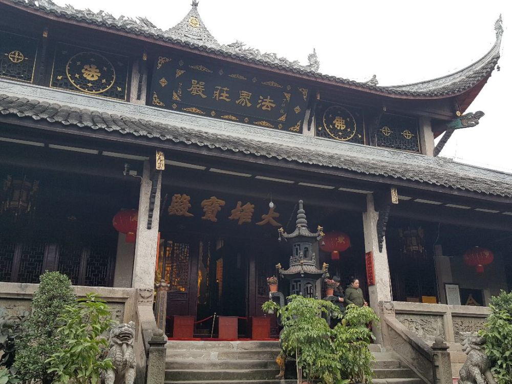 重庆香火旺盛的一座寺庙,经历代扩建而成,不收取门票