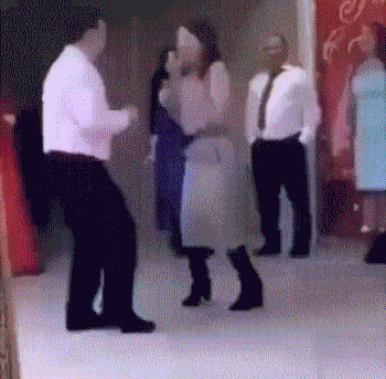 gif搞笑趣图:我看你就是故意的,报复,在家总是受欺负!