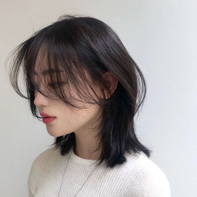 最适合春夏的发型来了 高层次锁骨发又美又飒