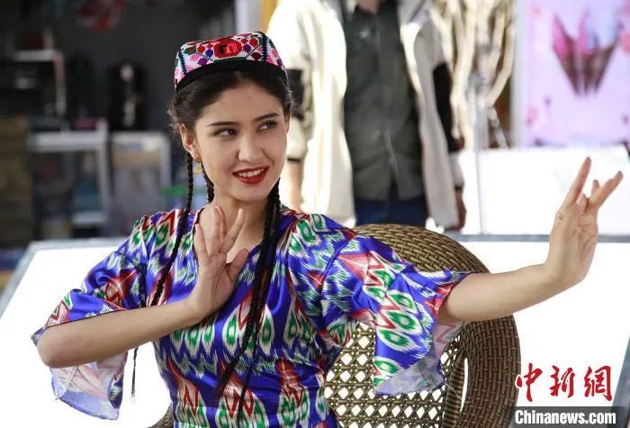 电影《喀什古丽》:讲述一个亲切,现代的新疆故事